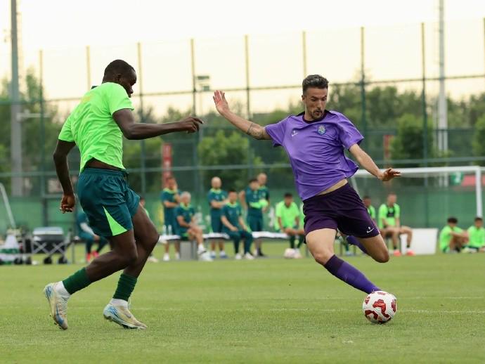 那不勒斯欧冠攻防解析：雄鹰展翅的战术布局与关键人物分析